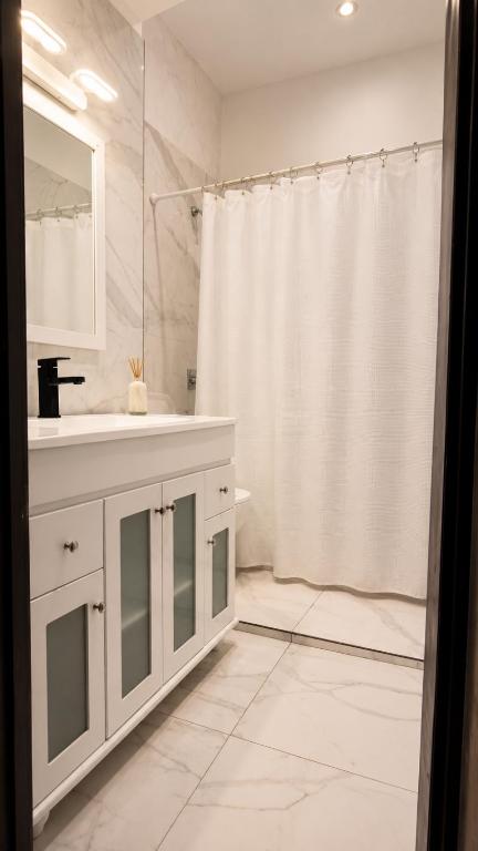 Detalle interior del baño privado